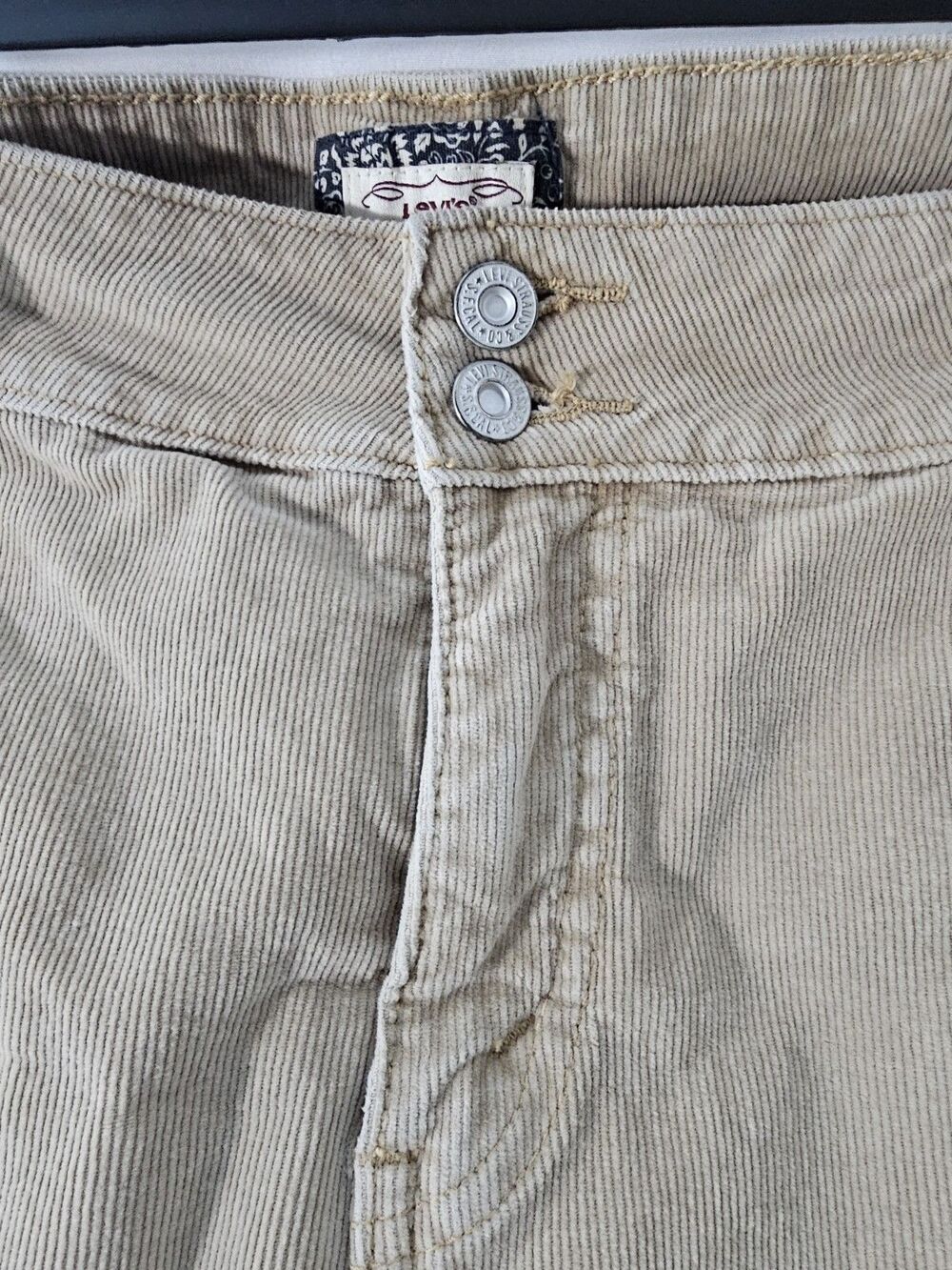 Levi’s 526 Slender Bootcut Corduroy Pants Womens 16M Tan Khaki 36x32 Y2K 2009 - Picture 4 of 9